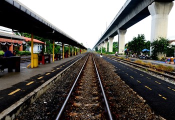 Naklejka premium railway in city