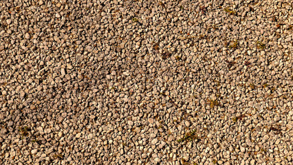 cailloux jaunes pour le jardin