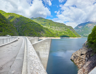 Obraz na płótnie Canvas Famous Verzasca dam in Switzerland.