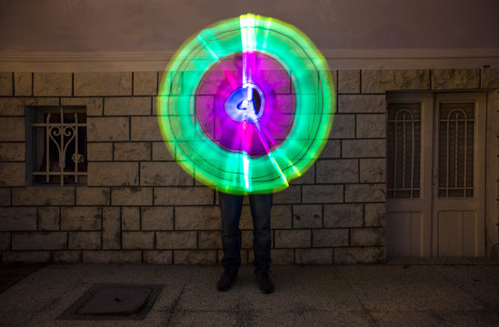 tondo - Powered by Adobe