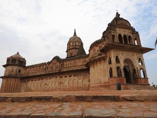 Fototapeta na wymiar Ancient ruins of the great Lakshmi Narayan Mandir in Orchha, India.