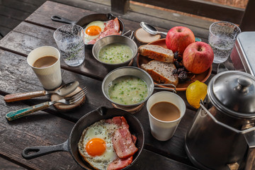 アウトドア料理　Outdoor lunch at the cottage