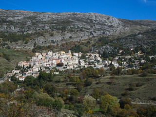 Fototapeta na wymiar Hillside village in the south of France on a beautiful fall day.