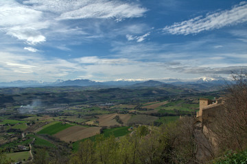 Obraz premium panoramic view of the village,italy,horizon,countryside,rural,spring,sky,cloud,landscape,panorama,view,