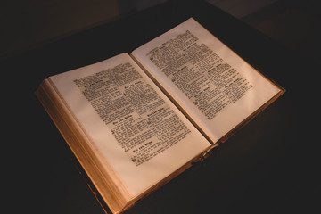 Buch, Bibel, Alt, Antik, Schriften, Schrift, Schwarz, Hintergrund, Vintage