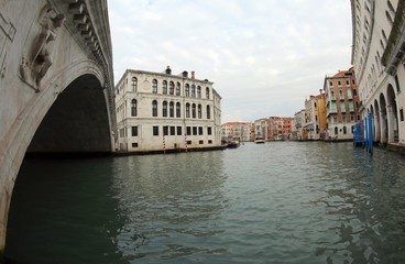 Naklejka premium water of Grand Canal in Venice and the Rialto Bridge