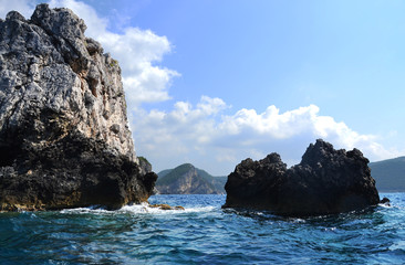 Fototapeta na wymiar sea ​​cliffs corfu summer