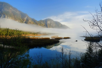 Morgenstimmung am Isarstausee bei Fall