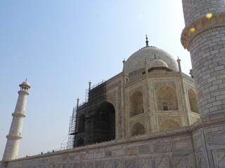 Fototapeta premium Close-up details Taj Mahal, famous UNESCO historical site, love monument, the greatest white marble tomb in India, Agra, Uttar Pradesh.