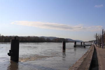Naklejka premium LE FLEUVE RHONE A ANDANCE - ARDECHE - FRANCE