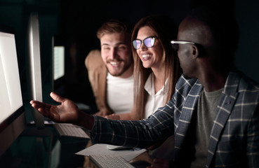 employees discussing new information