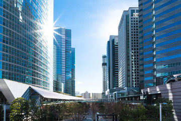 Obraz premium (東京都ｰ都市風景)品川駅周辺の連なるビル群１
