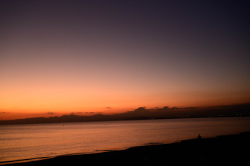 Fototapeta na wymiar 夕暮れの海岸