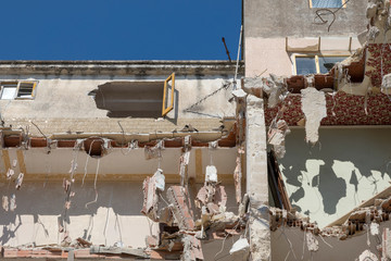 Palazzo in demolizione