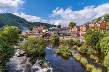 Llangollen town along the river dee in north Wales - obrazy, fototapety, plakaty
