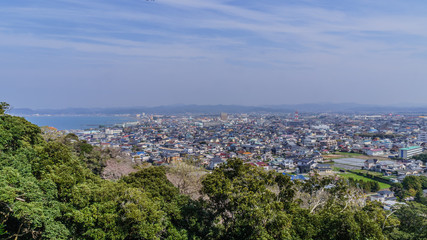 Fototapeta na wymiar 春の館山城跡から見た風景