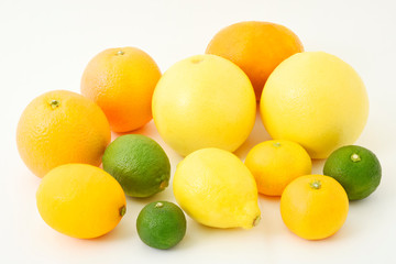 Fototapeta na wymiar Mixed citrus fruits 