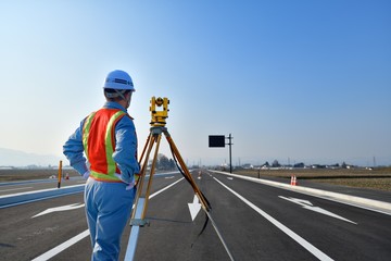 工事測量・男性・エンジニア