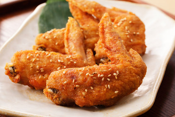 手羽先　Spicy fried chicken wings Tebasaki