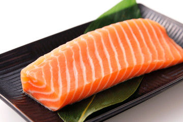 サーモンの刺身　Raw salmon sashimi