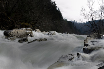 kaskada na rzece © wedrownik52