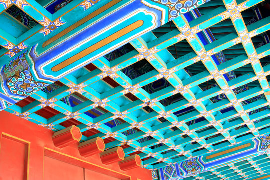 paint the ceiling in a temples