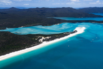 Luftaufnahme beim Helikopter-Rundflug über Whitsunday Island © jeho.photography