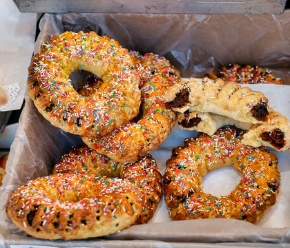 typical sicilian cake calle buccellato