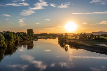 Der Sonnenuntergang über der Weser in Deutschland © wlad074