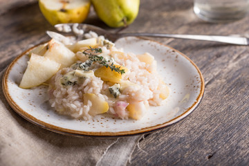 saffron risotto with pears and gorgonzola