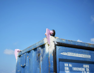 Heavy duty industrial wire slings and container lifting point set with color coding on the deck.Black & White