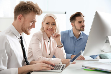 Obraz premium Business people working at table. Professional communication
