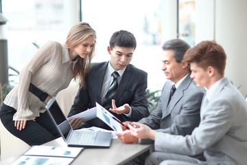 businessman discussing with the business team working documents
