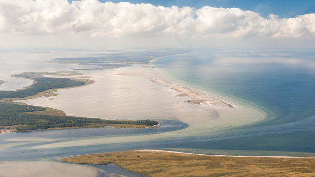 Luftbild der Halbinsel Fischland-Darß-Zingst - Panorama Luftaufnahme der Ostsee bei der Insel Rügen