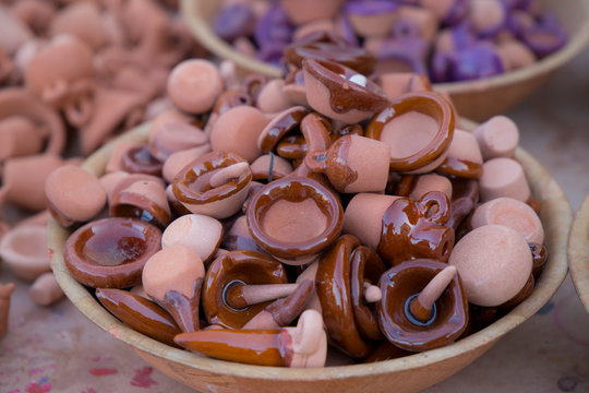 Small clay craftsmanship