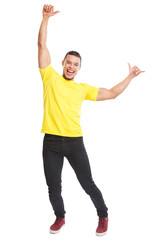 Glücklich Freude junger Latino Mann lachen Erfolg erfolgreich Ganzkörper Portrait Jugendlicher...