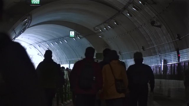 Stop the transportation network and walk on the highway tunnel / Part of the Saen Nanshin Expressway Open Tunnel Walking Event,