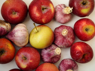 garlic and apples