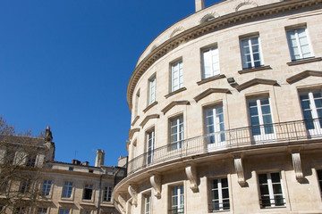 Fototapeta na wymiar Haussmann typical facade of Parisian building in bordeaux france