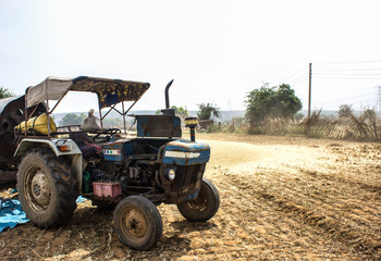 Obraz premium Old Tractor in India