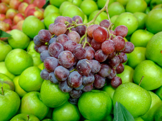 green,Apple,ripe red grapes