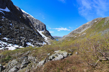 Fototapeta na wymiar Spring trip in the mountains of northern Norway