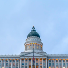Obraz premium Flags in front of the Utah State Capital Building