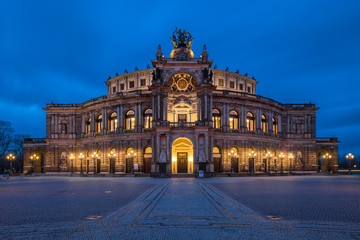 Fototapeta na wymiar The building of the Opera in Dresden, Germany