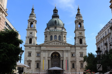 Fototapeta na wymiar Cathedral in Bucharest 