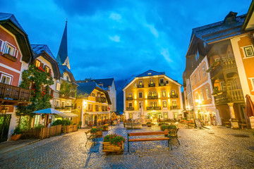 Fototapeta na wymiar historic town square of Hallstatt at night in the Austrian Alps