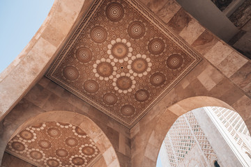Obraz premium Hassan II Mosque in Casablanca, Morocco, Africa with a beautiful blue sky