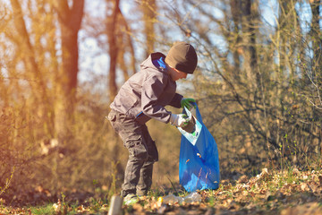 Recycle waste litter rubbish garbage trash junk clean training. Nature cleaning, volunteer ecology...