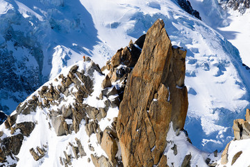 Alpinistas en la Cima de una montaña