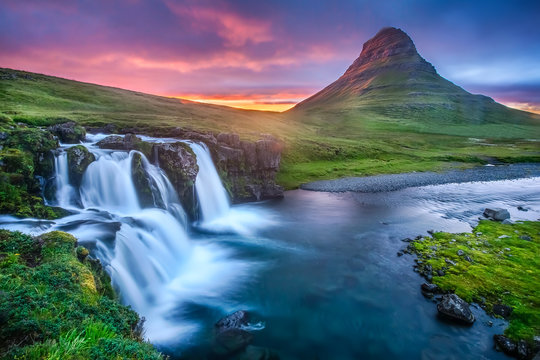 Kirkjufellsfoss waterfall, West Iceland © Kim